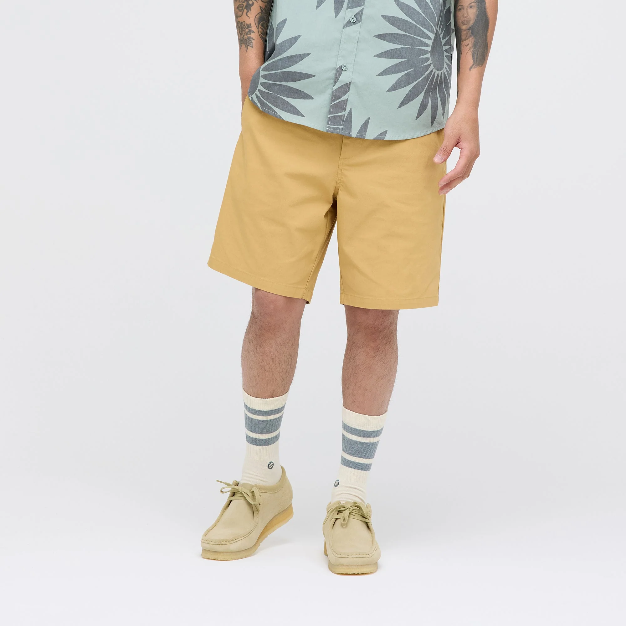COMPOUND CHINO SHORT