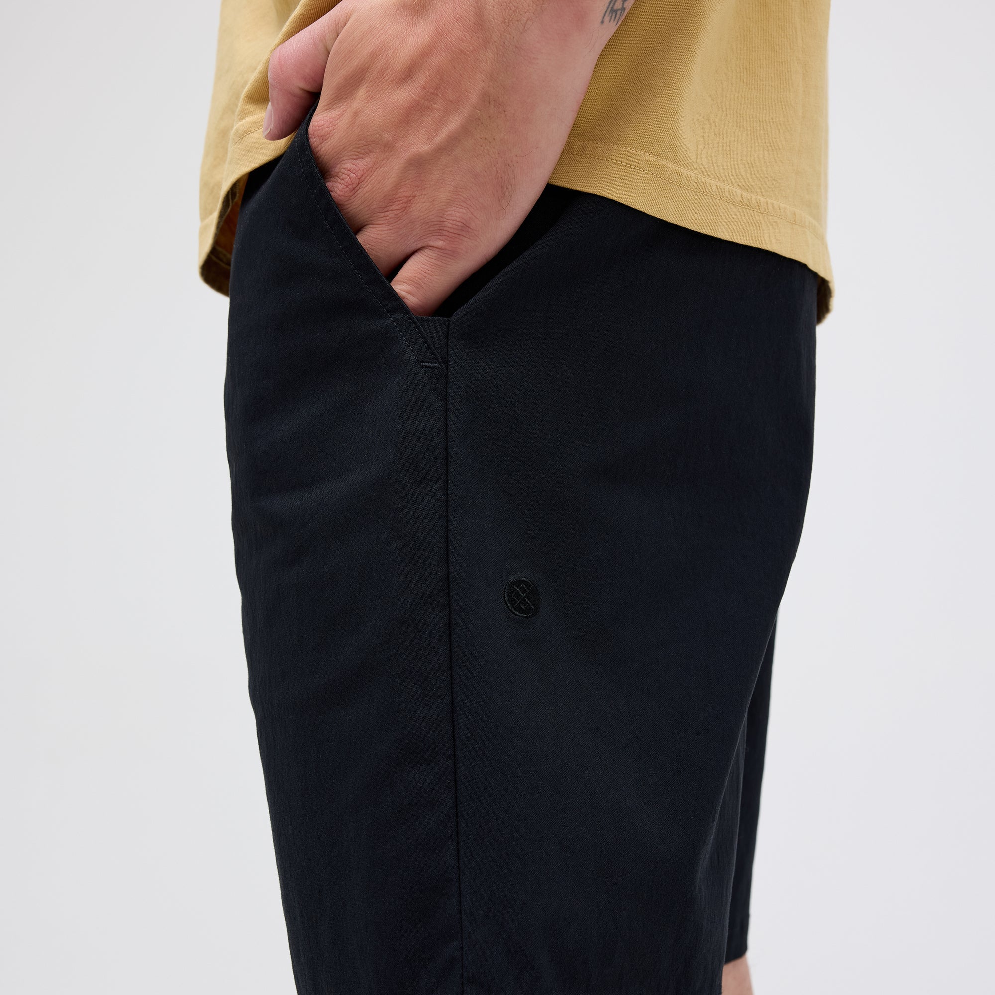 COMPOUND CHINO SHORT - Image 8